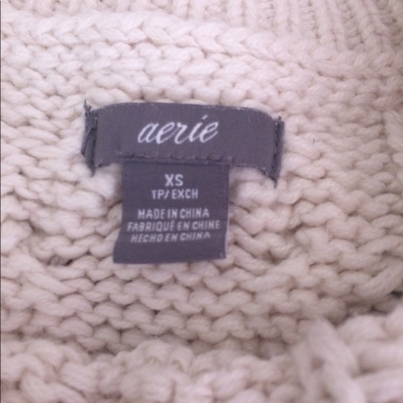 This is a sweater. - Picture 3 of 3